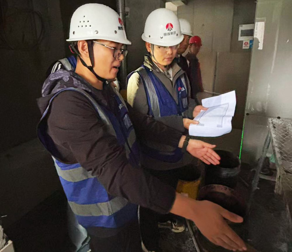 陜煤建設(shè)直屬第六項目部：工地上的紅星與國旗，致敬雙節(jié)最美的堅守