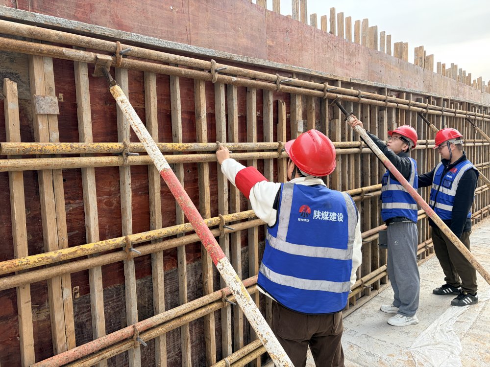 陜煤建設(shè)韓城分公司土建一項(xiàng)目部：青春護(hù)航安全線，百日攻堅(jiān)里的“硬核”擔(dān)當(dāng)