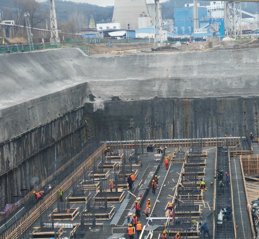 陜煤建設銅煤公司：黃陵店頭電廠二期翻車機工程15天完成千噸鋼筋綁扎為項目建設贏得寶貴時間