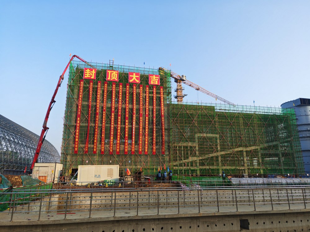 7座“中樞”全線封頂，陜煤建設韓城分公司土建十六項目部承建的陜煤信陽電廠輸煤“骨架”巍然挺立